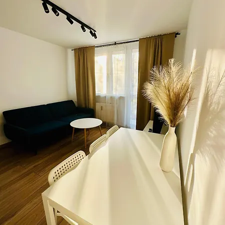 Apartament Powstancow Освенцім Екстер'єр фото